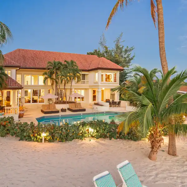 LUXURY TROPHY HOME ON SEVEN MILE BEACH