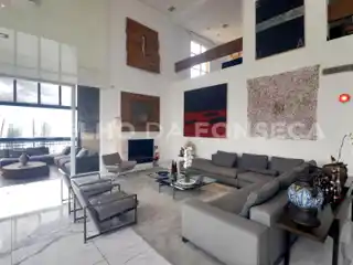 360-Degree View Apartment in a Privileged Location