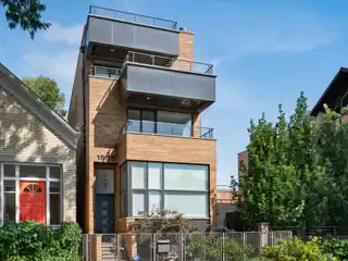 Sprawling Modern Oasis