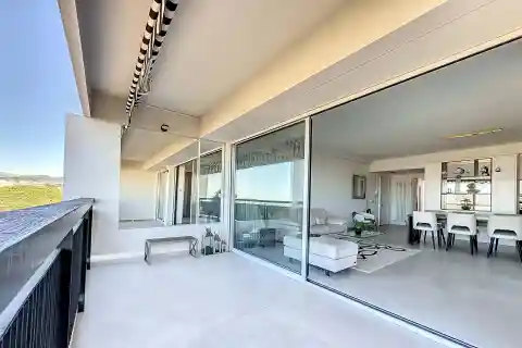 Three-Bedroom Apartment with Wonderful Panoramic Sea Views
