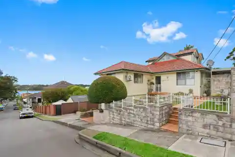 Beautifully Maintained Tri-Level Home