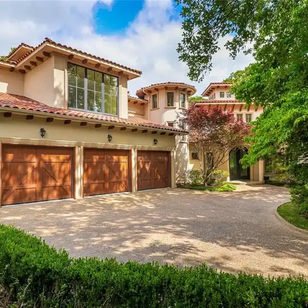 FABULOUS VIEWS FROM A SIGNATURE GOLF COURSE LOT