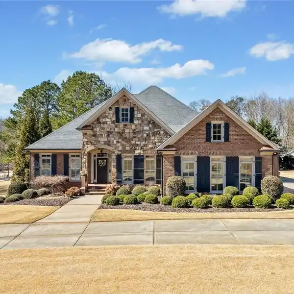 FOUR-SIDED BRICK RANCH IN SOUGHT-AFTER CANONERO
