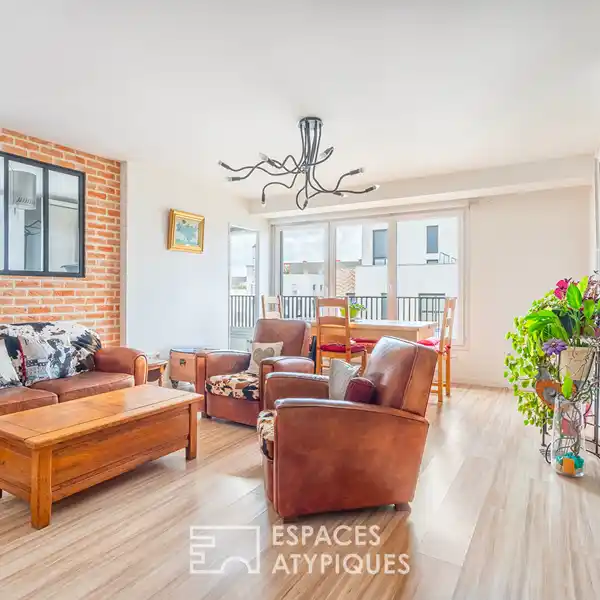 HIGH-FLOOR APARTMENT WITH TRIPLE EXPOSURE