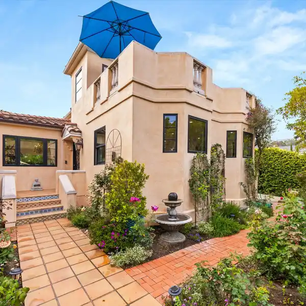 IMPECCABLY RENOVATED HOME