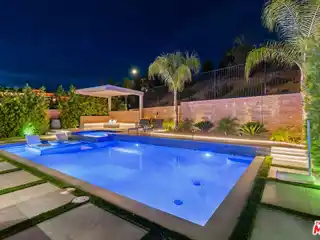 Impeccable Home Lives Like a Modern Resort