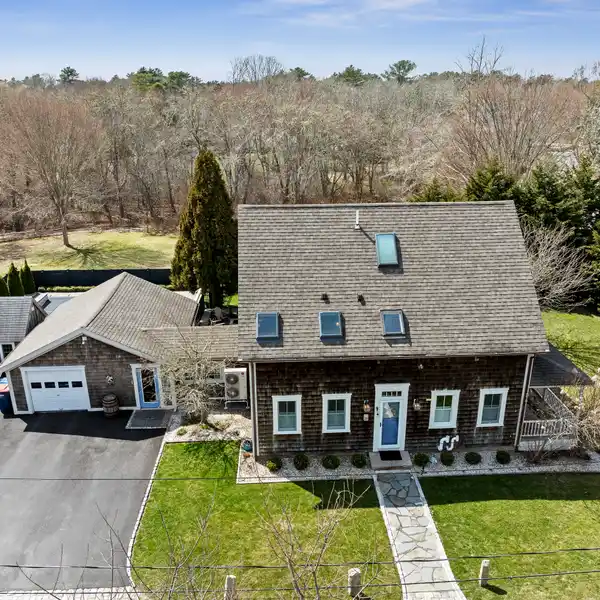 ARCHITECTURALLY-INSPIRED FARMHOUSE