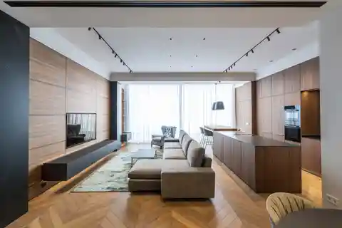 Newly Renovated Luxury Apartment