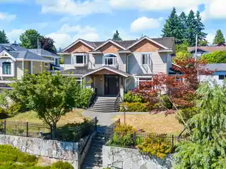 Custom-Built Home in Deer Lake Place