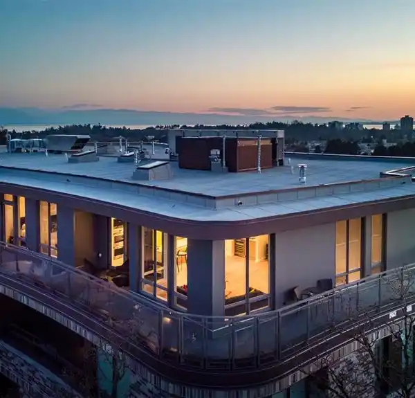 EXCLUSIVE BELLEWOOD PARK PENTHOUSE