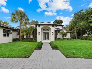 A Slice of Paradise in Coral Cove