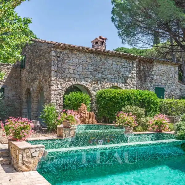 MAGICAL FARMHOUSE RETREAT NEAR CANNES COAST