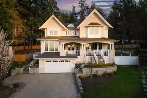 Prestigious Estate with Captivating Mountain Views