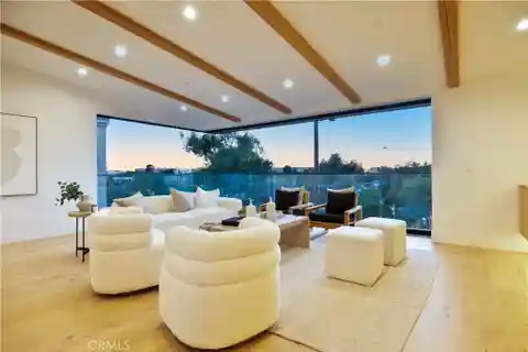 Brand-New Modern Coastal Retreat