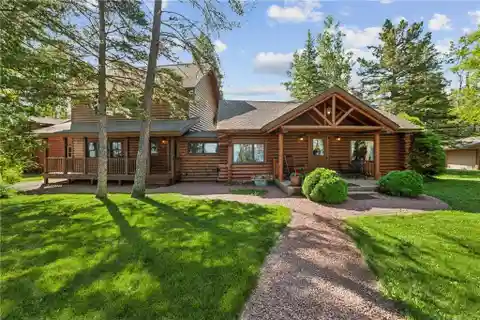 Stunning Swedish Log Home on Lakefront