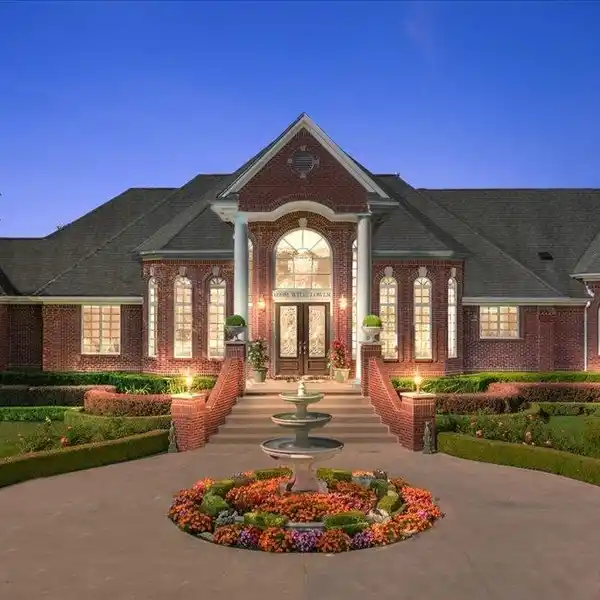 IMPECCABLE RANCH HOME