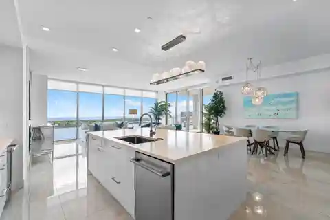 Exquisite Residence in the Sky in the Palm Beaches