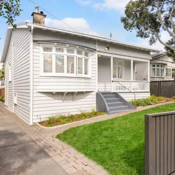 CHARMING 1920’S CHARACTER HOME