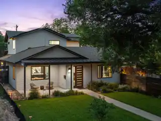 Modern and Sophisticated Home in Austin
