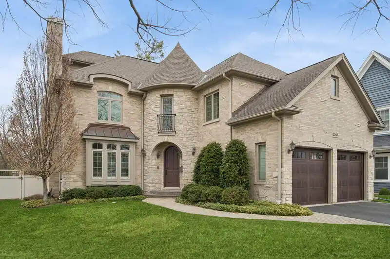 Exceptional Newer Construction