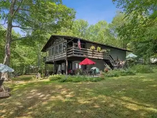 Year-Round Lakefront Retreat