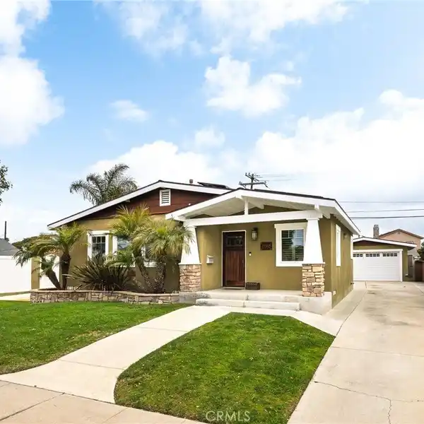 BEAUTIFUL HOME IN THE DESIRABLE WEST TORRANCE NEIGHBORHOOD