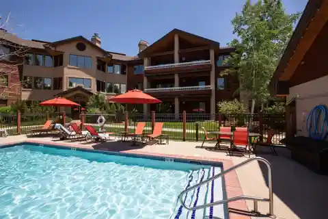 Turnkey Ground Floor Condo in Aspen Lodge at Trappeur's Crossing