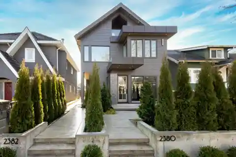 Luxurious Half Duplex