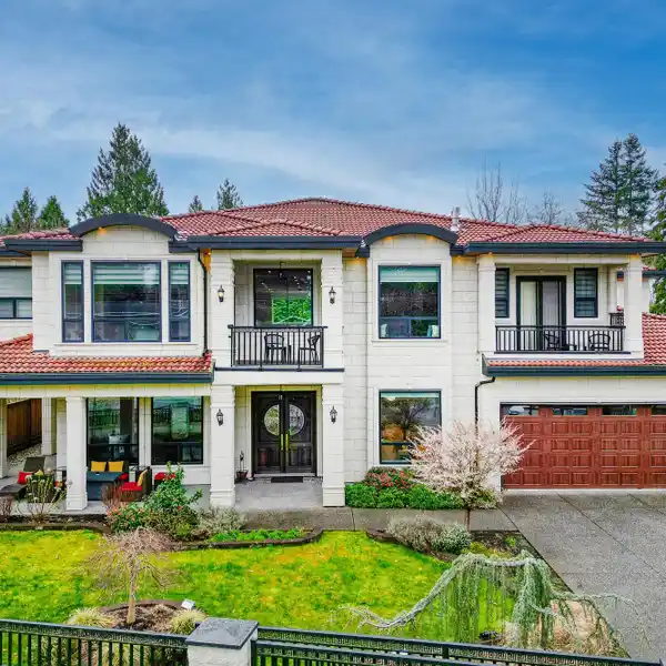 IMPRESSIVE HOME IN WEST MAPLE RIDGE
