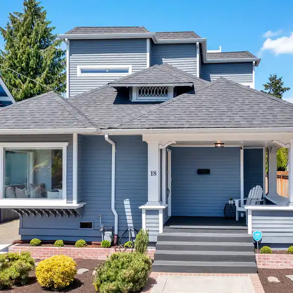 QUINTESSENTIAL QUEEN ANNE CRAFTSMAN - TOP OF THE HILL