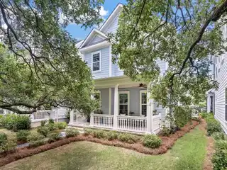 Elegant Charleston Living in Ideal Location