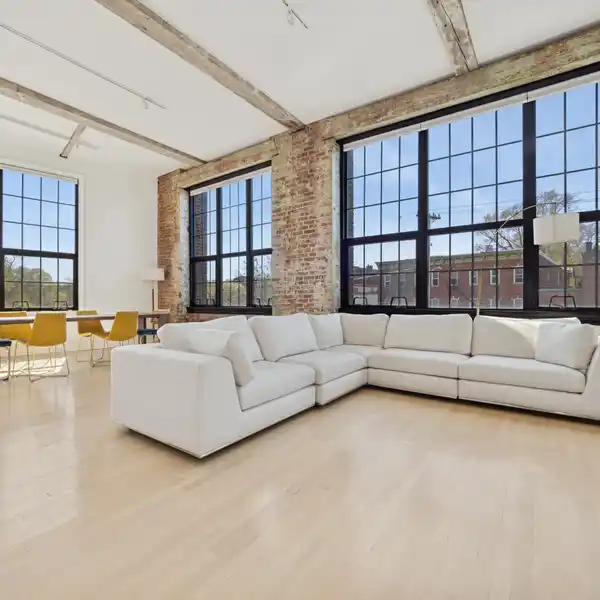 CORNER LOFT IN AN HISTORIC CONDOMINIUM