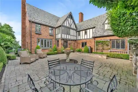 Iconic Lakefront Home