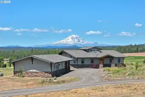 Custom-Built Prairie-Style Estate on 40 Acres