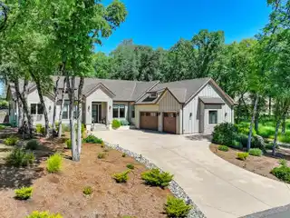 Beautifully Maintained Home in Darkhorse