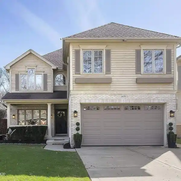 EXPANSIVE HOME ON A QUIET CUL-DE-SAC