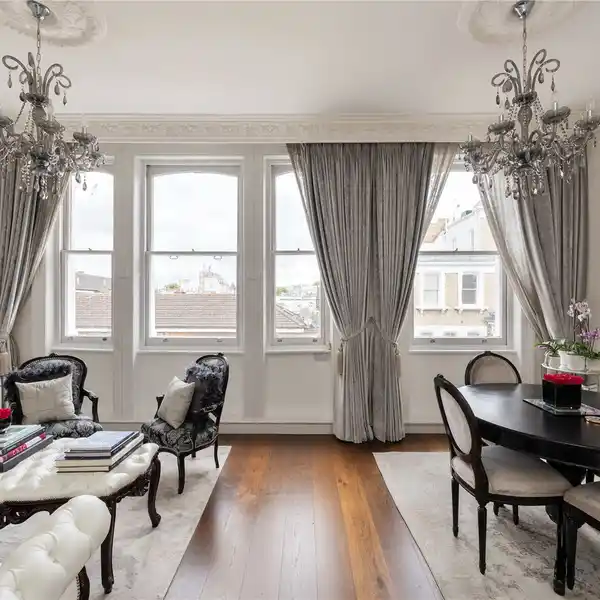 SOPHISTICATED CHELSEA FLAT WITH DESIGNER KITCHEN