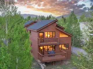 Fantastic Renovated Duplex