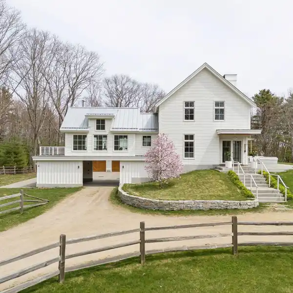 MAGICAL RETREAT ON THE MAINE COAST