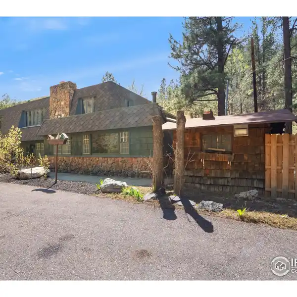 HISTORIC COLORADO ROCKY MOUNTAIN HOME