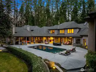 Stunning Estate Embodying Pacific Northwest Grandeur