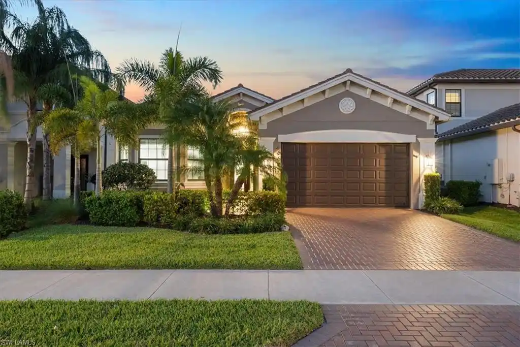 Custom Home in Gated Stonecreek