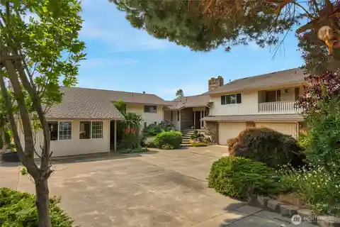 A Peaceful Sanctuary on a Gated Street