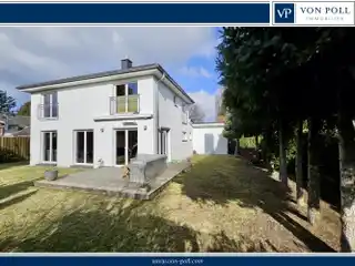 Modern Home with a Spacious Plot