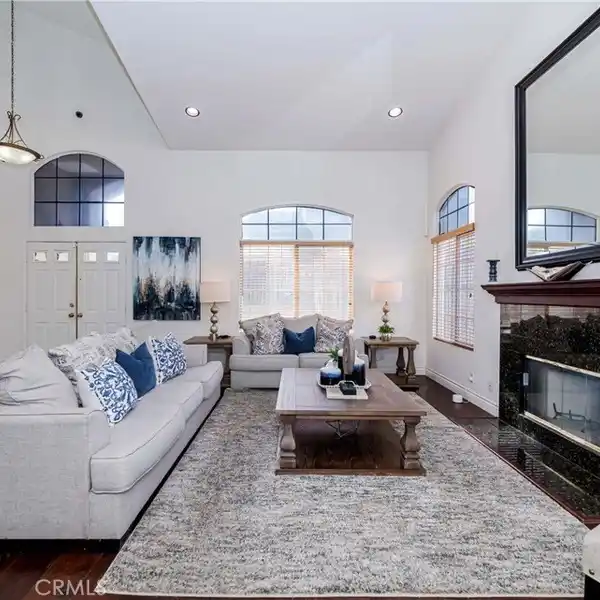 STUNNING HOME IN AN INCREDIBLE LOCATION