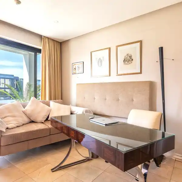 ELEVATED APARTMENT WITH EXCEPTIONAL VIEWS