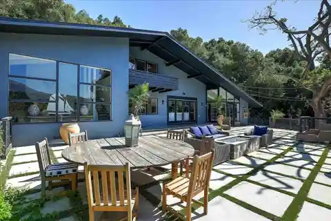 Striking Mid-Century Home