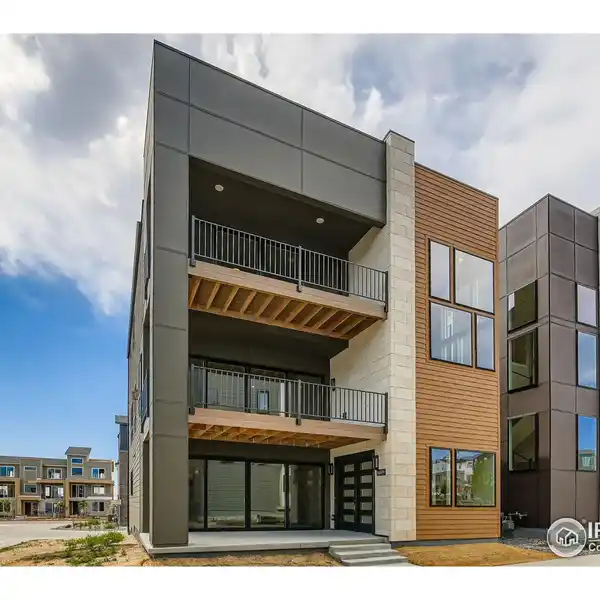 MODERN LIVING MEETS VIBRANT BASELINE COMMUNITY
