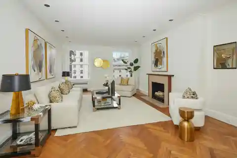 Expansive Nine-Room Residence with Endless Possibilities