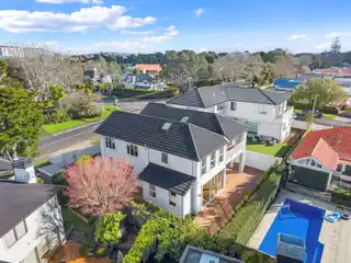 Refined Living Moments from Cornwall Park